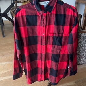 Old Navy Red and Black Plaid Women's Button Down Shirt